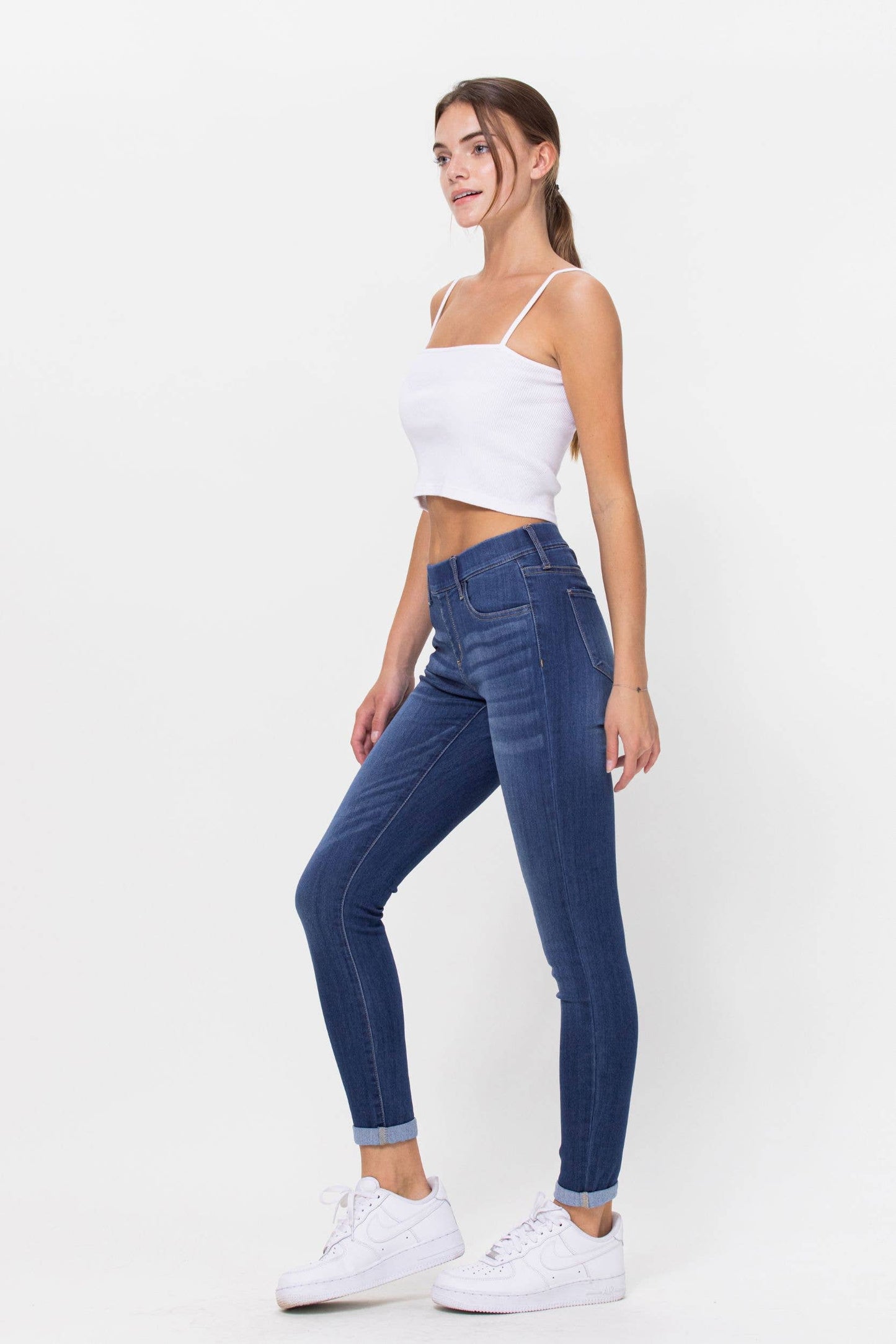 Effortless Pull-On Mid-Rise Cropped Jeans