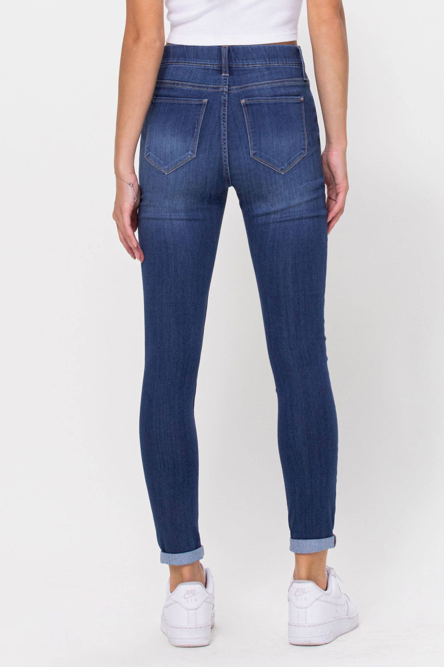 Effortless Pull-On Mid-Rise Cropped Jeans