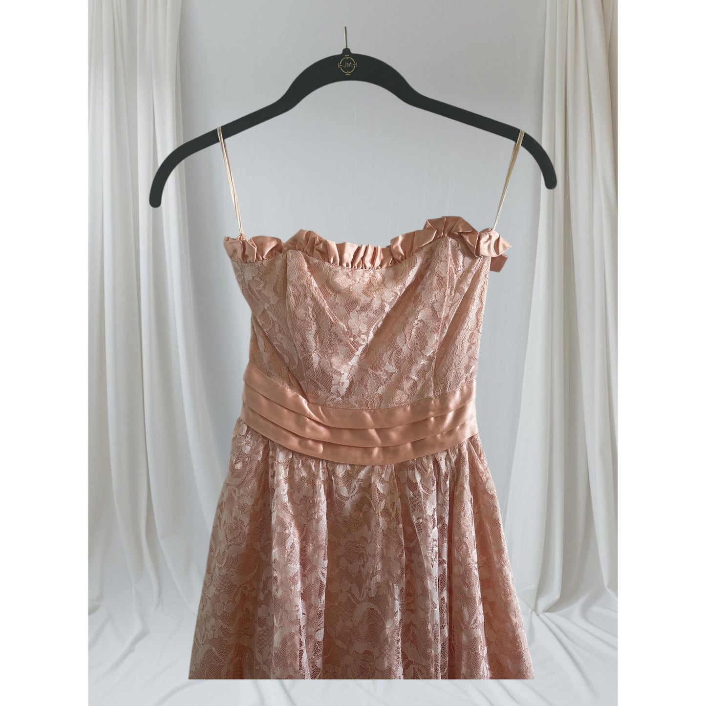 ONLY ONE!!! Vintage 1970s Gunne Sax Pink Lace Strapless Gown with Satin Bow – Size 3