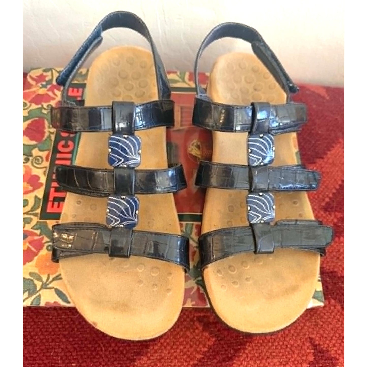 Vionic Amber Navy Blue Patent Strappy Sandals Size 9