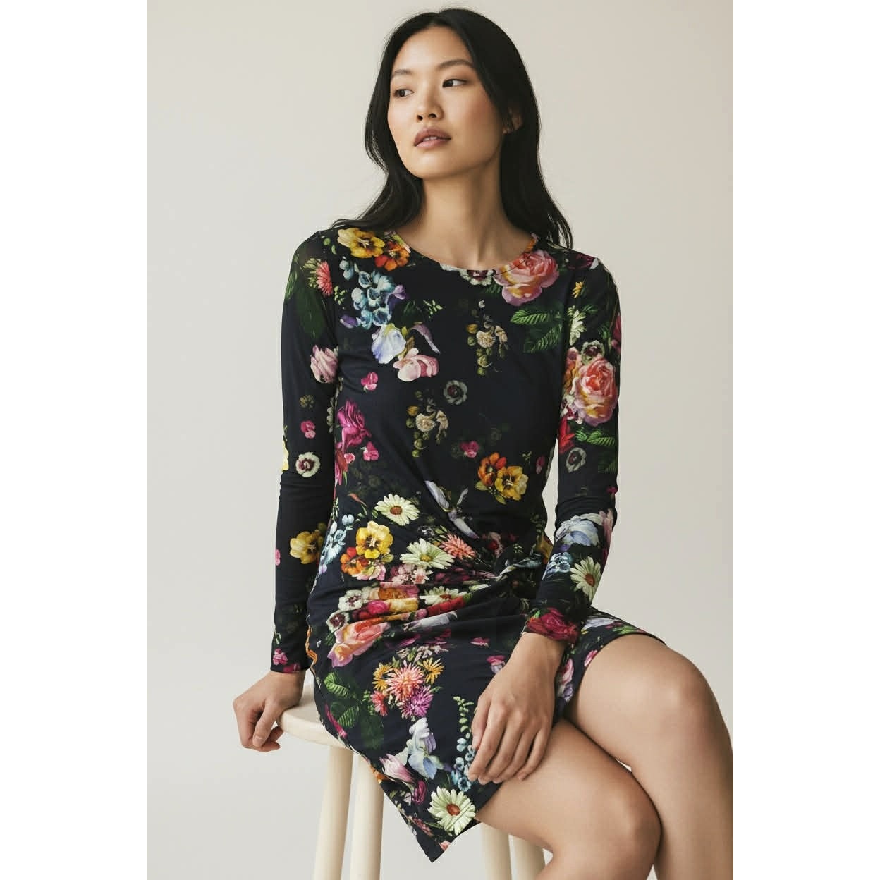 ONLY ONE!!! Ted Baker London Izzie Black Floral Knot Front Dress ~ Size 2