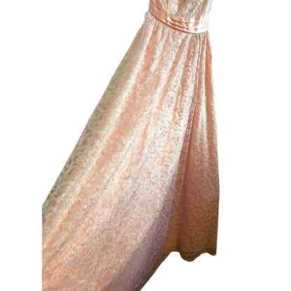 ONLY ONE!!! Vintage 1970s Gunne Sax Pink Lace Strapless Gown with Satin Bow – Size 3