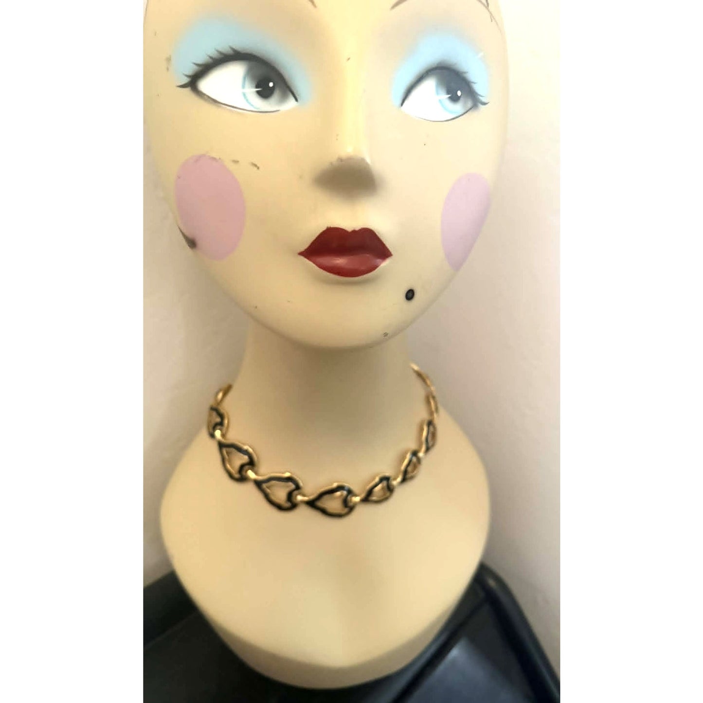 Vintage Trifari Black Enamel Gold Tone Necklace 18”
