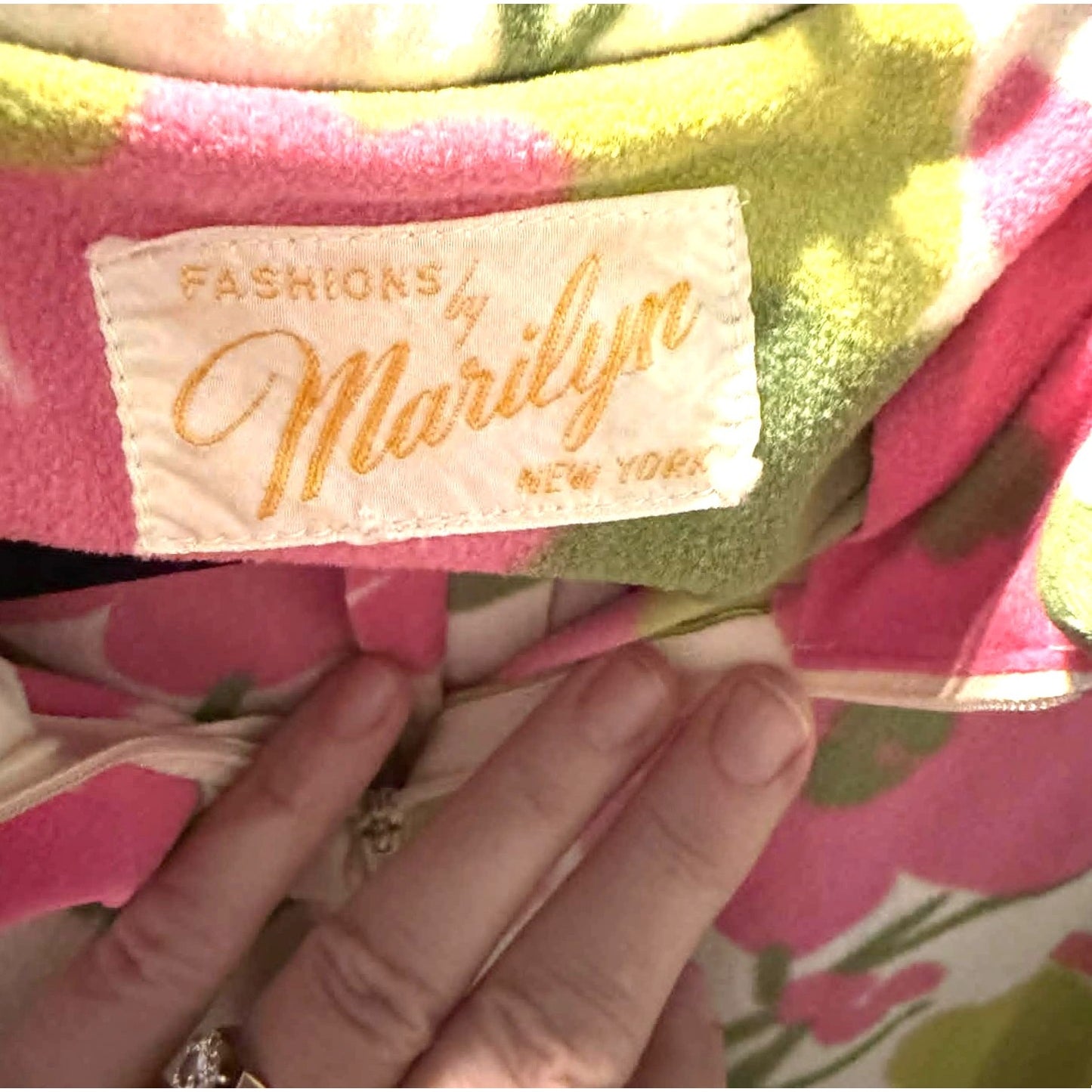 Vintage 1970s Fashions by Marilyn NY Floral Zip Front Robe