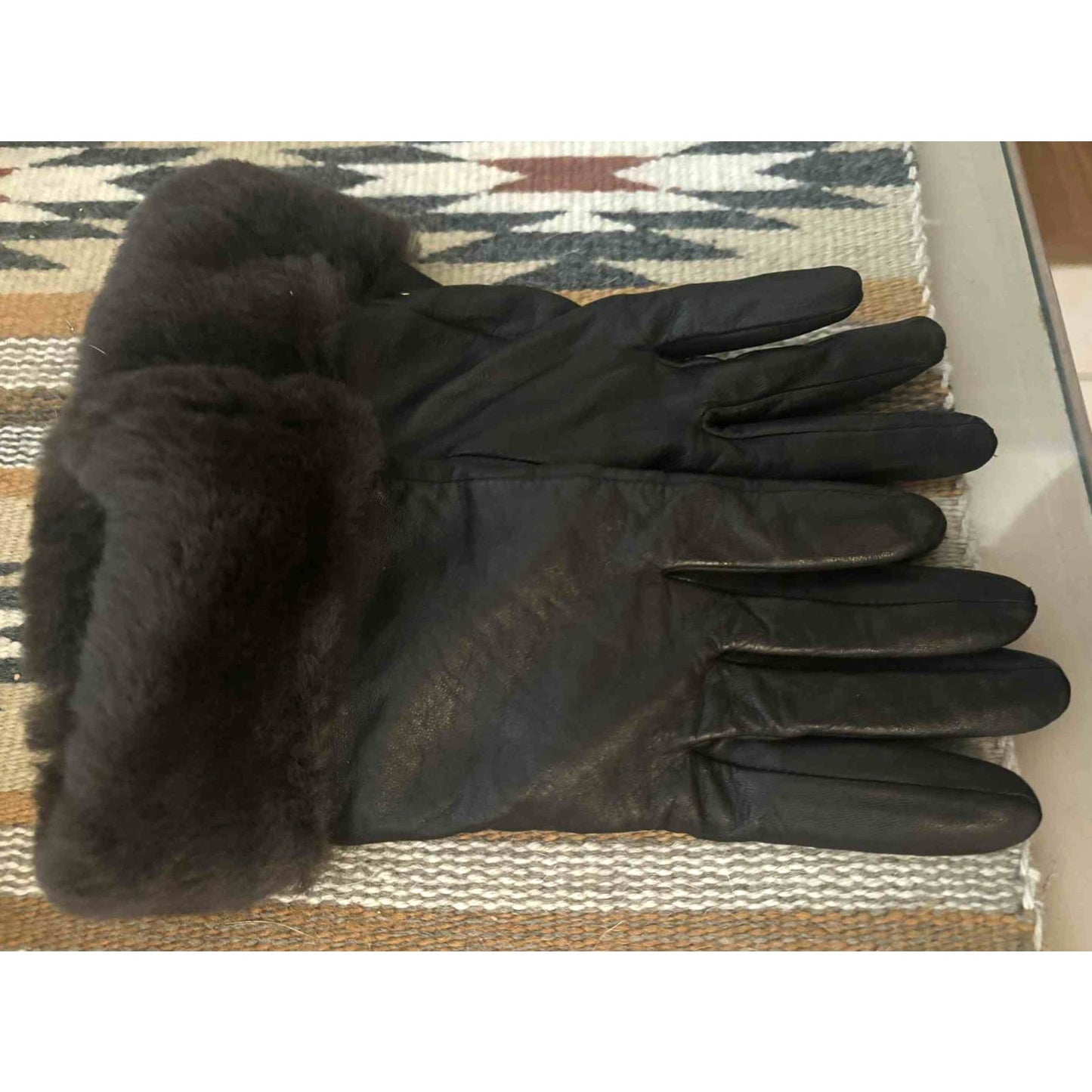 ONLY ONE!!! UGG Women's Leather Genuine Shearling Trim Tech Brown Driving Gloves ~ Size S