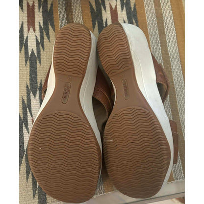 Hälsa Footwear “Cassandra” Leather Comfort Wedge Sandals – Size 8.5M