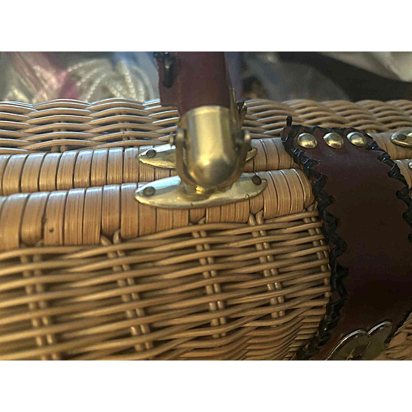 ONLY ONE!!! Vintage Wicker Box Handbag with Leather Handle & Brass Latch – 1950s Palm Beach Style