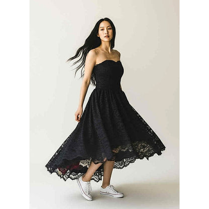 ONLY ONE!!! Vintage 1980s Midnight Glow Strapless Black Lace Party Dress ~ Size S