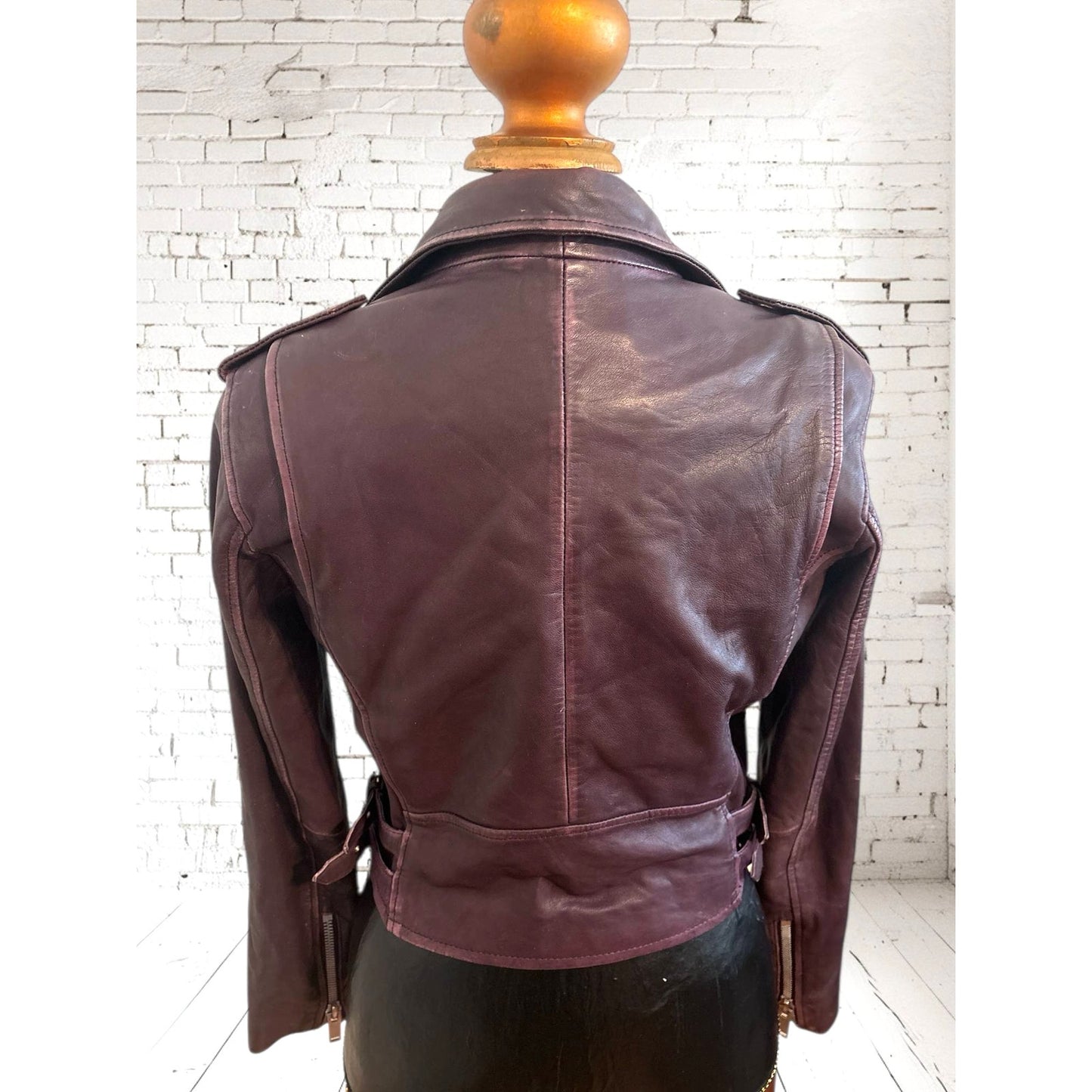 ONLY ONE!!! Amaryllis Distressed 100% Leather Moto Deep Jacket Purple Asymmetric Zip ~ Size S