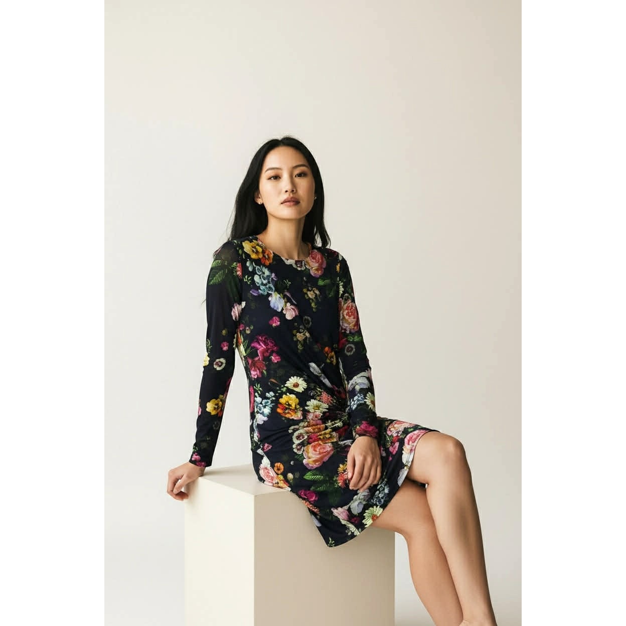 ONLY ONE!!! Ted Baker London Izzie Black Floral Knot Front Dress ~ Size 2
