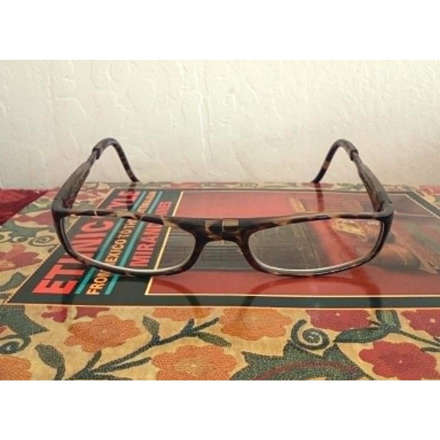 Vintage Y2K Magnetic Bridge 1.25 Reading Glasses Tortoise Shell Readers
