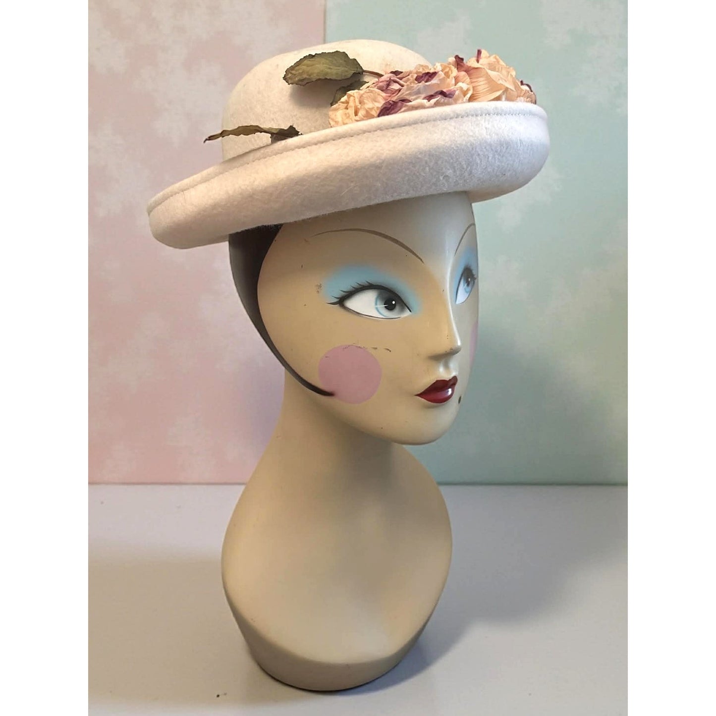 Vintage 1950s Ivory Wool Felt Floral Hat – Made in USA