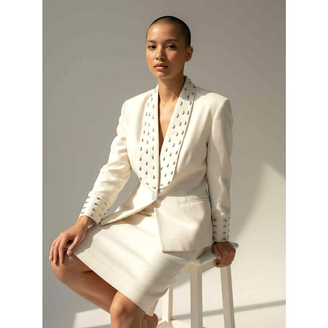 ONLY ONE!!! Vintage Chetta B Cream Grommet-Detail Skirt Suit ~ Size 8