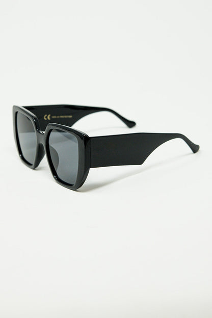 Q2 Black Geometric Cat Eye Pin-Up Sunglasses