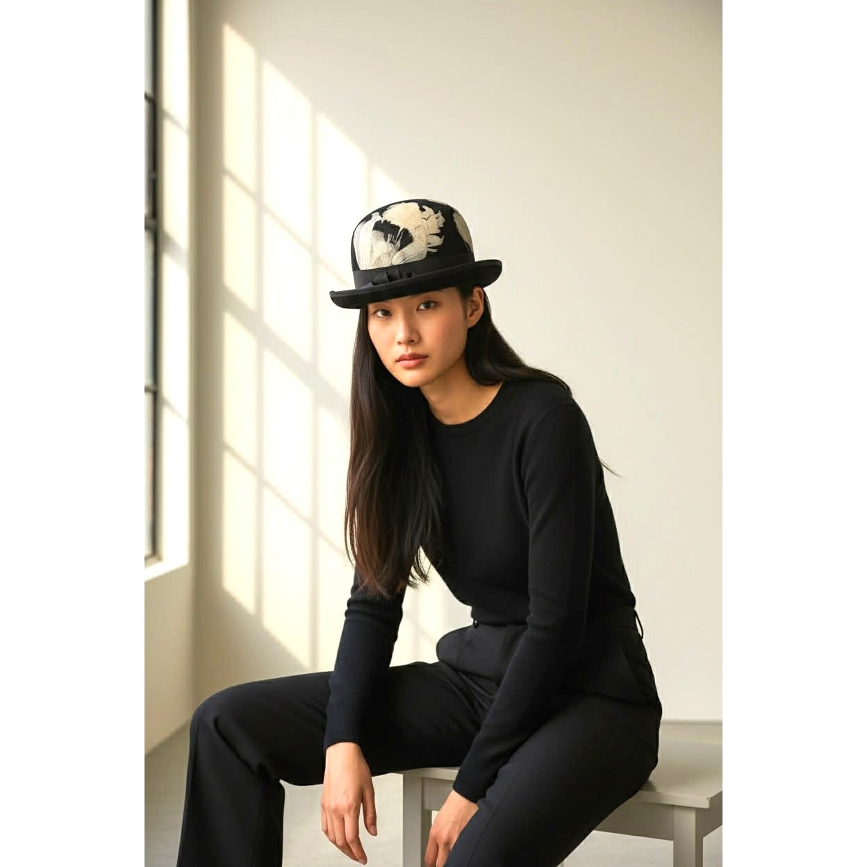 ONLY ONE!!! Vintage Neumann Endler Fair Field Black Wool Bowler Hat White Black Feathers