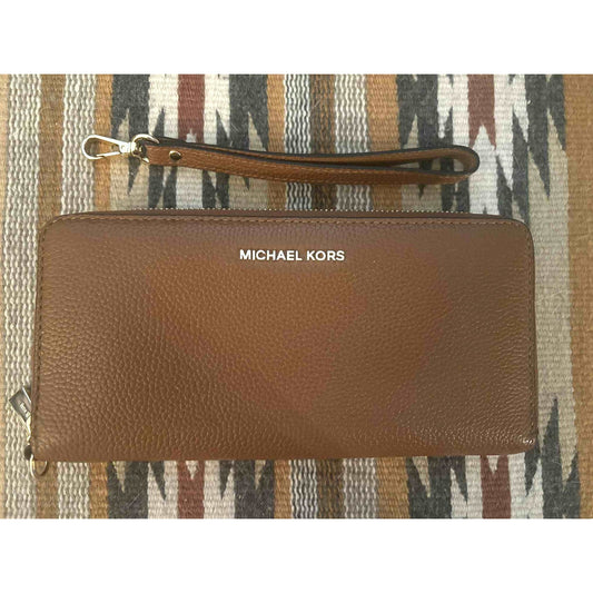 ONLY ONE! New Michael Kors Jet Set Brown Gold Pebbled Leather Zip Around Wristlet Wallet
