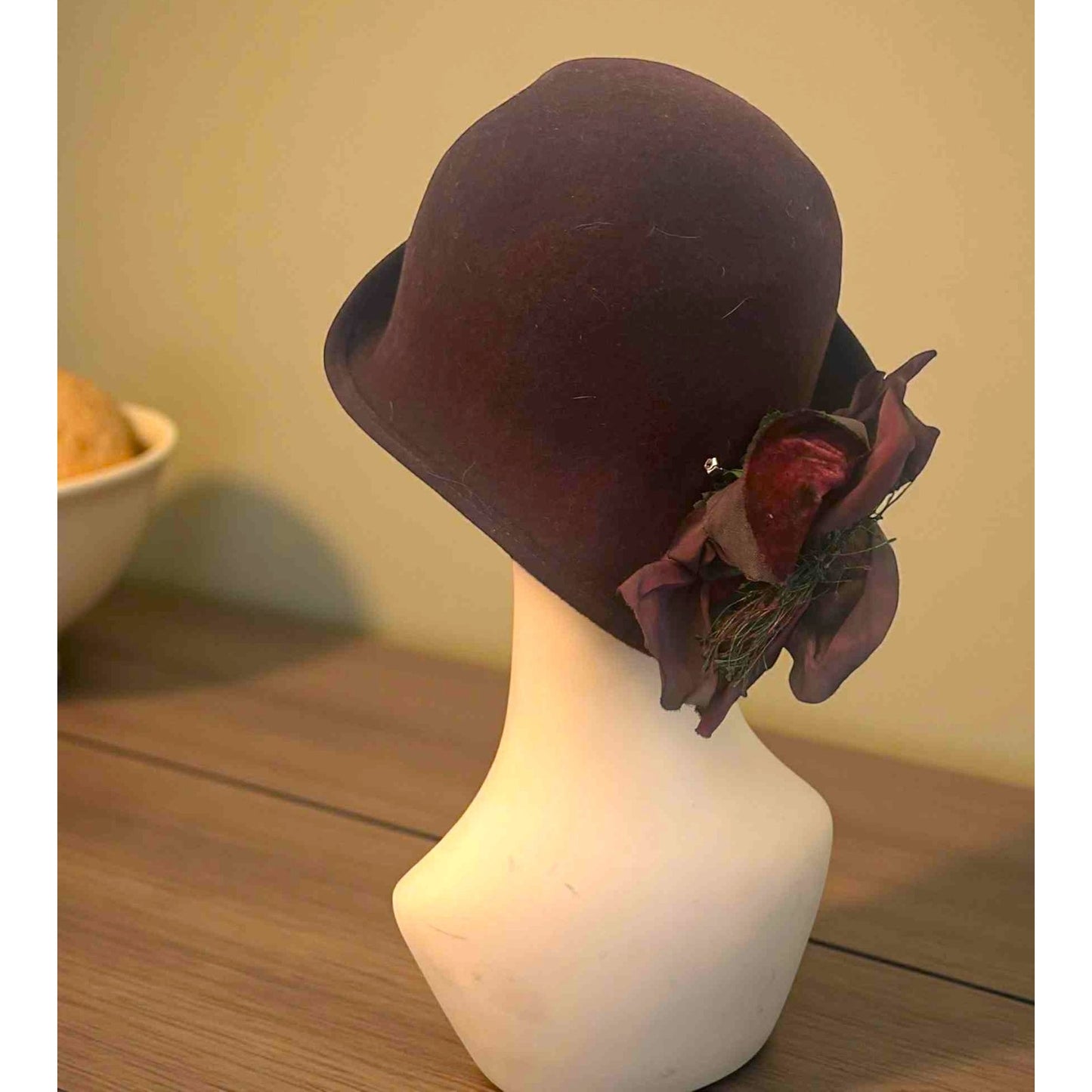 ONLY ONE!!! Vintage 1950s Women's Betmar Wool Felt Cloche Hat Brown Floral Trim