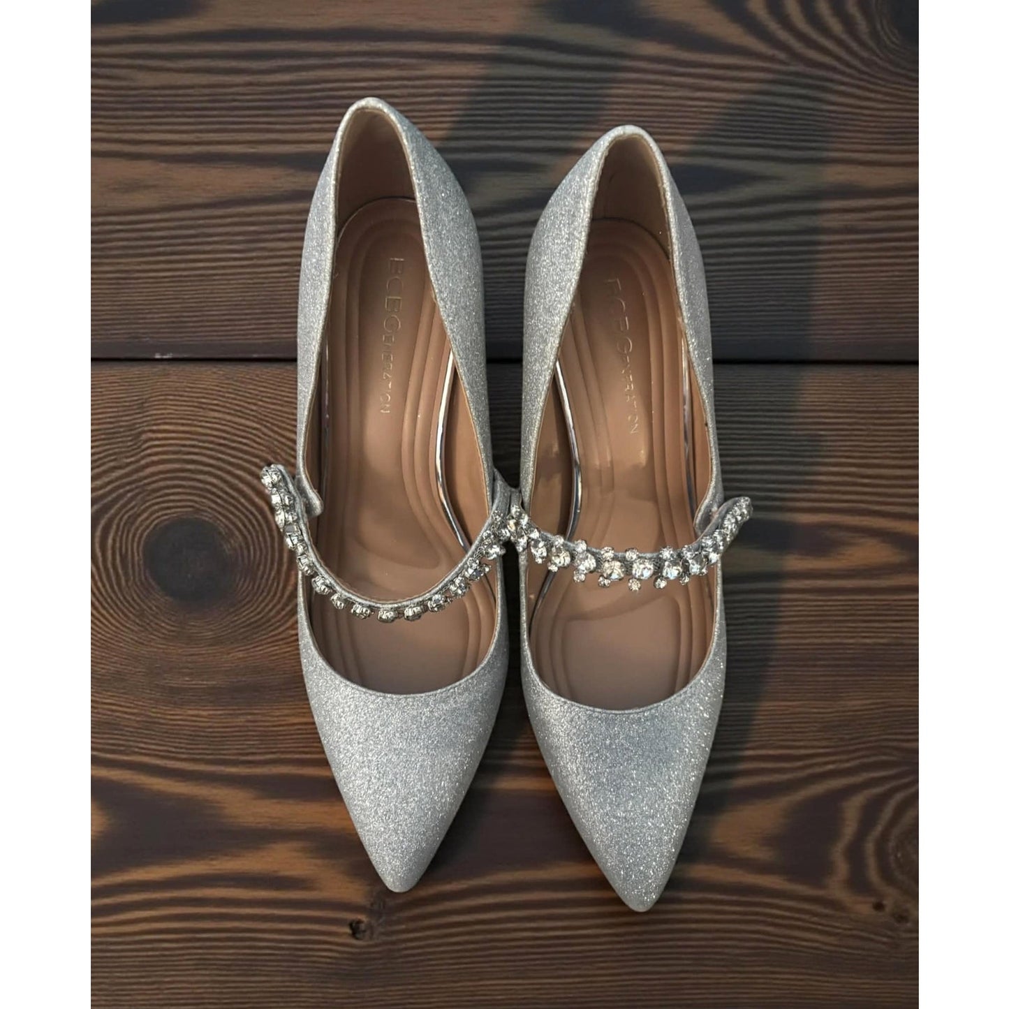 ONLY ONE!!! BCBG Generation Silver Glitter Branda Pointed Toe Pumps Rhinestone Strap ~ Size 8M