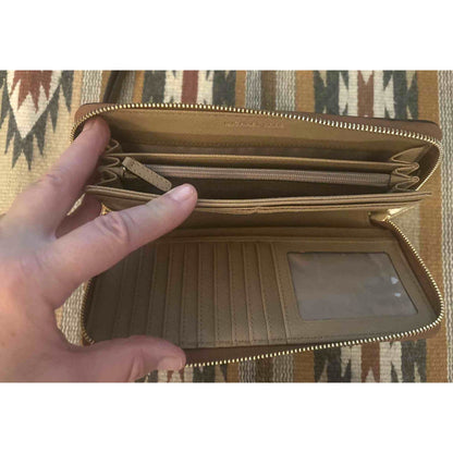 ONLY ONE! New Michael Kors Jet Set Brown Gold Pebbled Leather Zip Around Wristlet Wallet