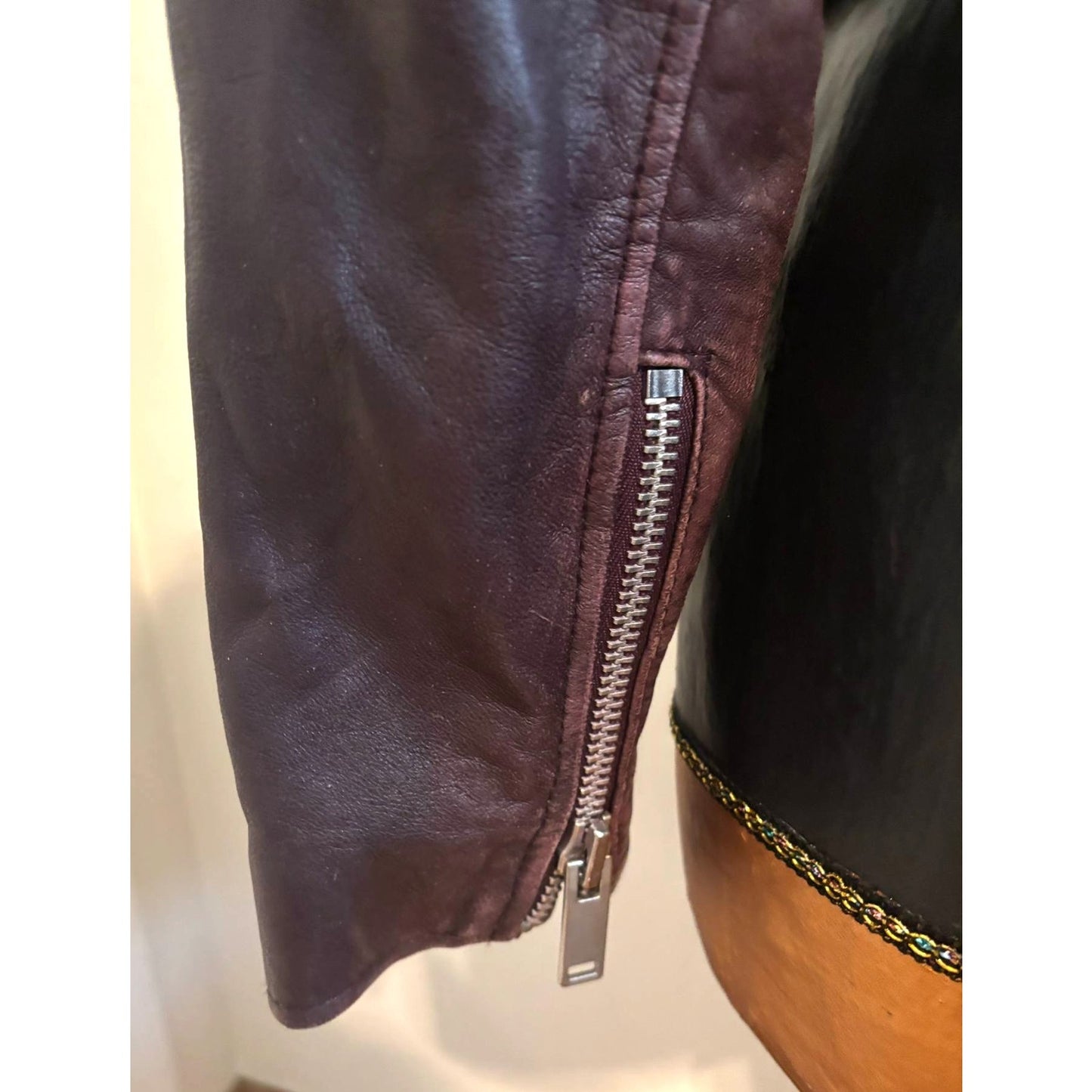 ONLY ONE!!! Amaryllis Distressed 100% Leather Moto Deep Jacket Purple Asymmetric Zip ~ Size S