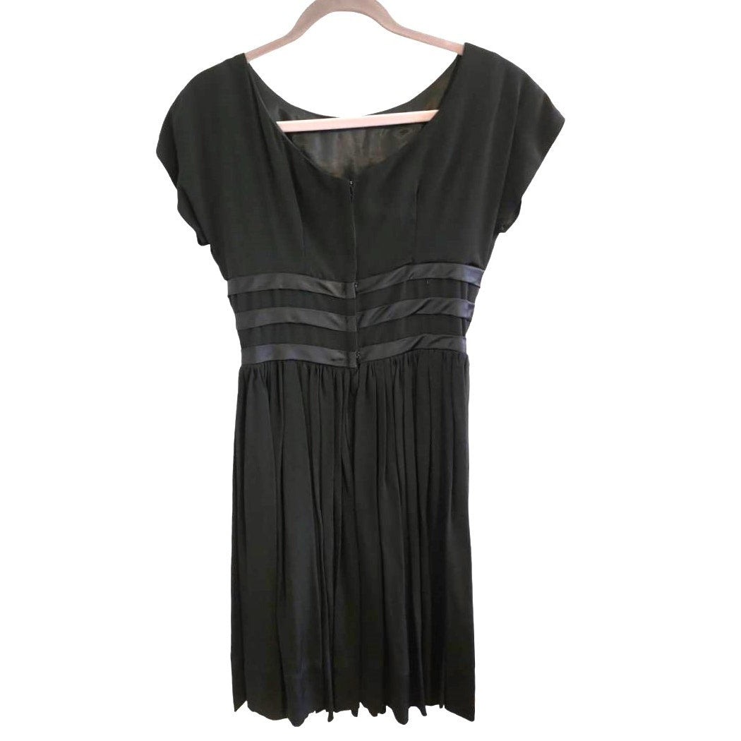 ONLY ONE!!! Vintage 1960s Black Crepe A-Line Dress Size S/M