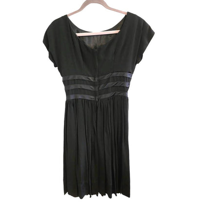 ONLY ONE!!! Vintage 1960s Black Crepe A-Line Dress Size S/M